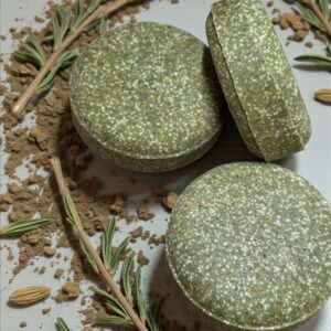 Rozmaring sampon csalánporral